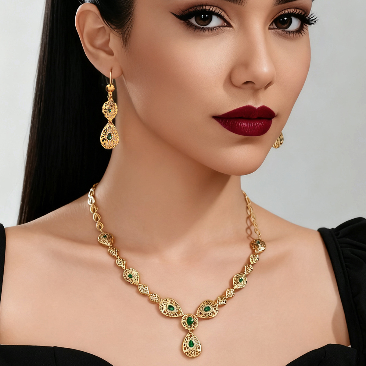 Women Accessories Dubai - 9999 Altın Damla Seti - Orta